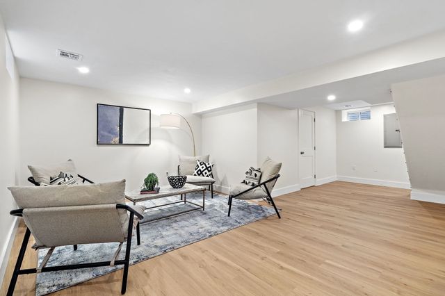 22 Belknap Court, Concord, MA 01742