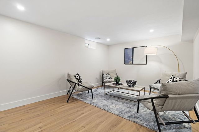 22 Belknap Court, Concord, MA 01742