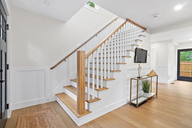 22 Belknap Court, Concord, MA 01742