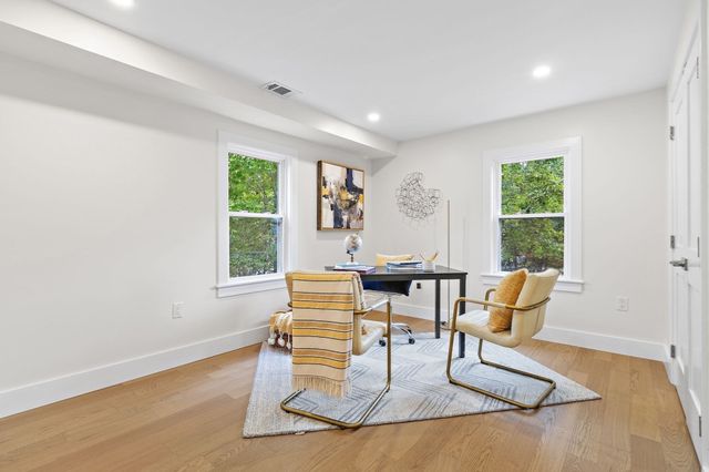 22 Belknap Court, Concord, MA 01742