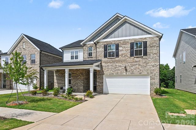 8230 Franklin Trail Street, Charlotte, NC 28227