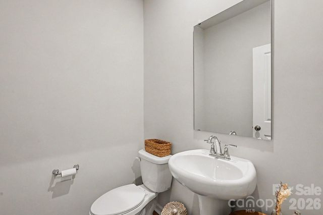 8230 Franklin Trail Street, Charlotte, NC 28227