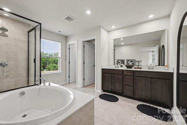 8230 Franklin Trail Street, Charlotte, NC 28227