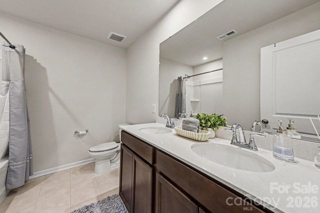 8230 Franklin Trail Street, Charlotte, NC 28227