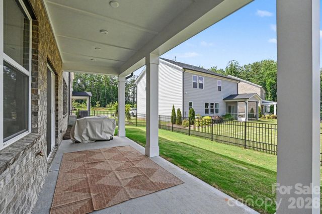 8230 Franklin Trail Street, Charlotte, NC 28227