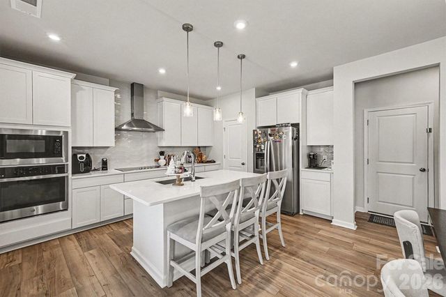 8230 Franklin Trail Street, Charlotte, NC 28227