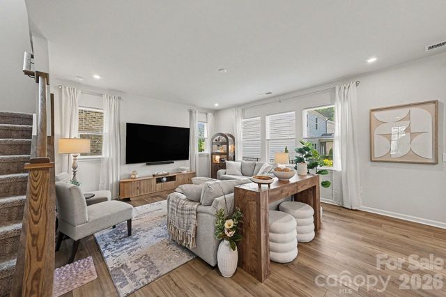 8230 Franklin Trail Street, Charlotte, NC 28227