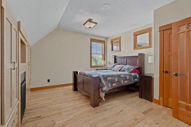10721 Watersedge Lane, Woodbury, MN 55129