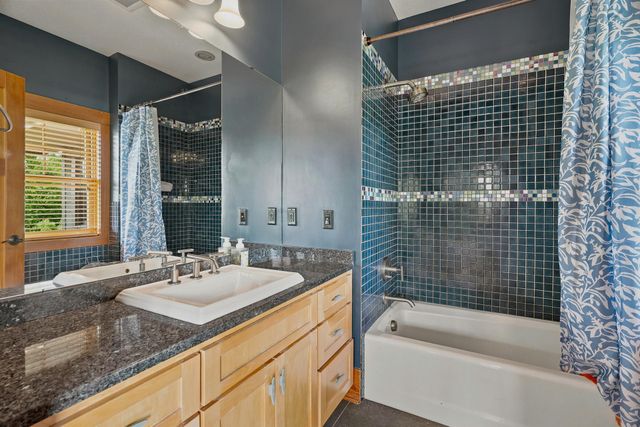 10721 Watersedge Lane, Woodbury, MN 55129