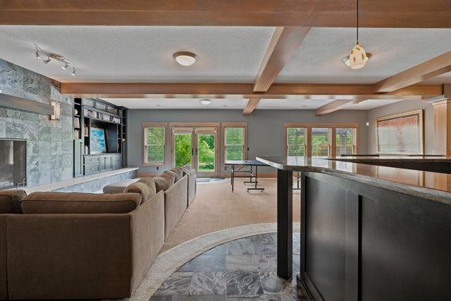 10721 Watersedge Lane, Woodbury, MN 55129