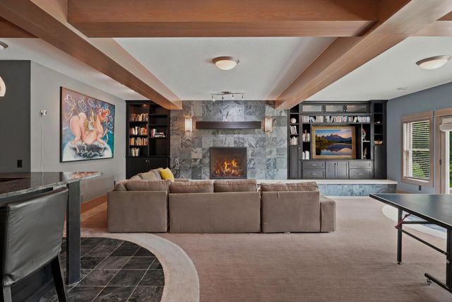 10721 Watersedge Lane, Woodbury, MN 55129