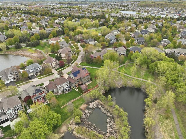 10721 Watersedge Lane, Woodbury, MN 55129
