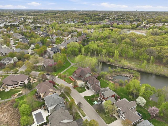 10721 Watersedge Lane, Woodbury, MN 55129
