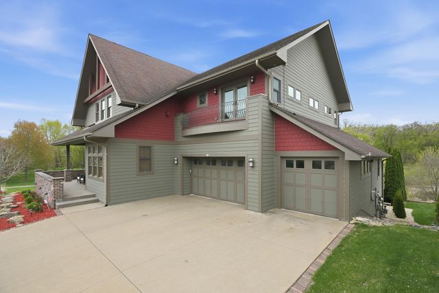 10721 Watersedge Lane, Woodbury, MN 55129