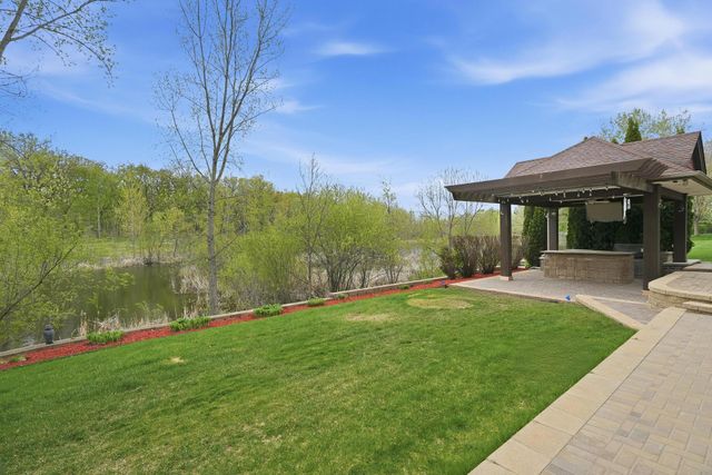10721 Watersedge Lane, Woodbury, MN 55129