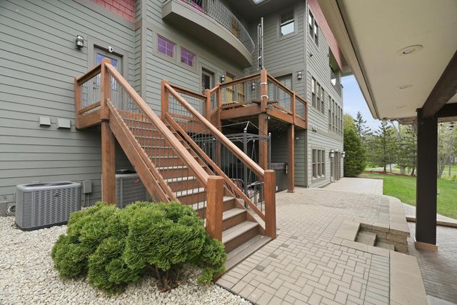 10721 Watersedge Lane, Woodbury, MN 55129