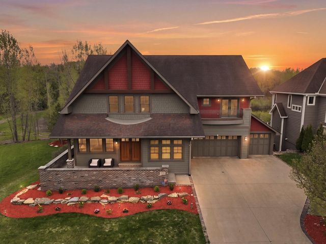 10721 Watersedge Lane, Woodbury, MN 55129