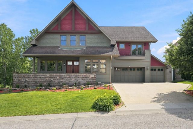 10721 Watersedge Lane, Woodbury, MN 55129