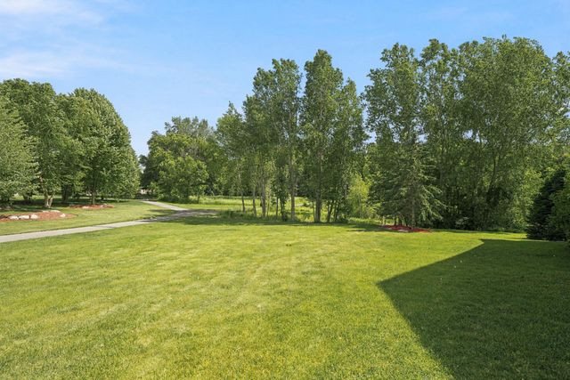 10721 Watersedge Lane, Woodbury, MN 55129