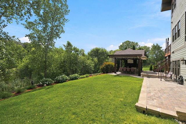 10721 Watersedge Lane, Woodbury, MN 55129