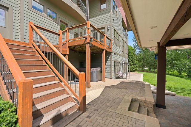 10721 Watersedge Lane, Woodbury, MN 55129