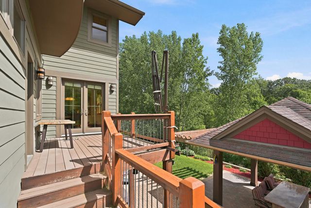 10721 Watersedge Lane, Woodbury, MN 55129