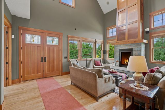 10721 Watersedge Lane, Woodbury, MN 55129