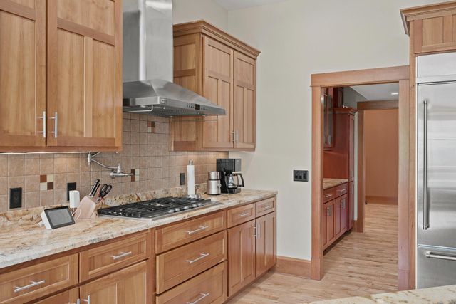 10721 Watersedge Lane, Woodbury, MN 55129