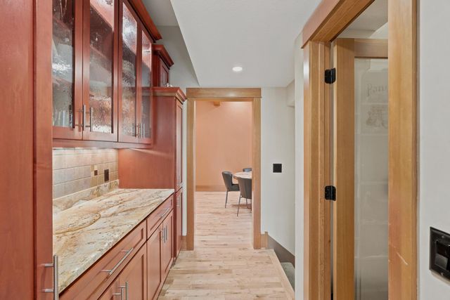 10721 Watersedge Lane, Woodbury, MN 55129