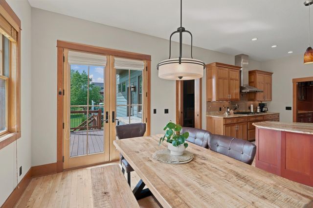 10721 Watersedge Lane, Woodbury, MN 55129