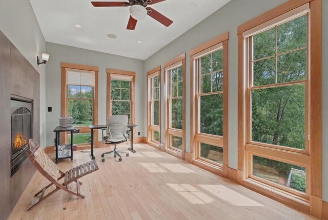 10721 Watersedge Lane, Woodbury, MN 55129