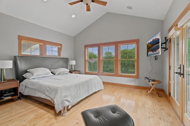 10721 Watersedge Lane, Woodbury, MN 55129
