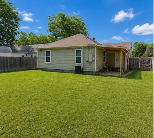 1642 Ash Street, Grand Prairie, TX 75050