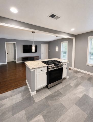 1642 Ash Street, Grand Prairie, TX 75050