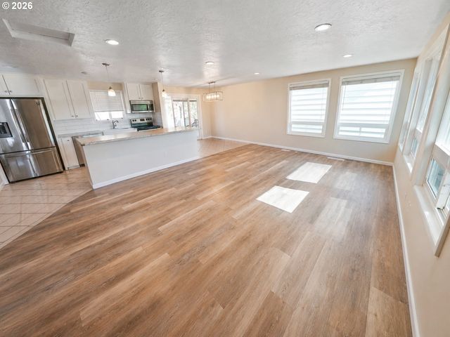 1911 Sw PERKINS Ave, Pendleton, OR 97801