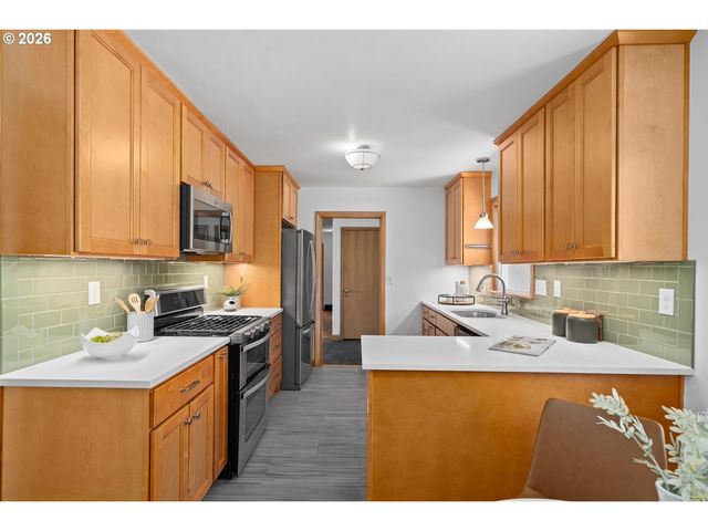 6135 Sw 41ST Ave, Portland, OR 97221
