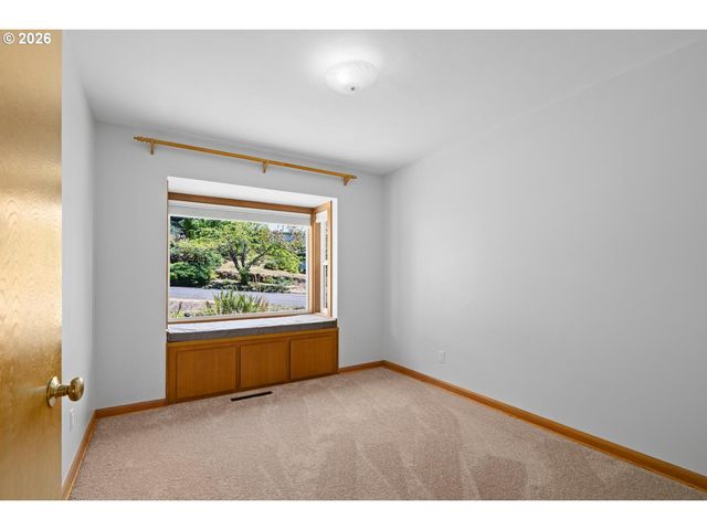 6135 Sw 41ST Ave, Portland, OR 97221