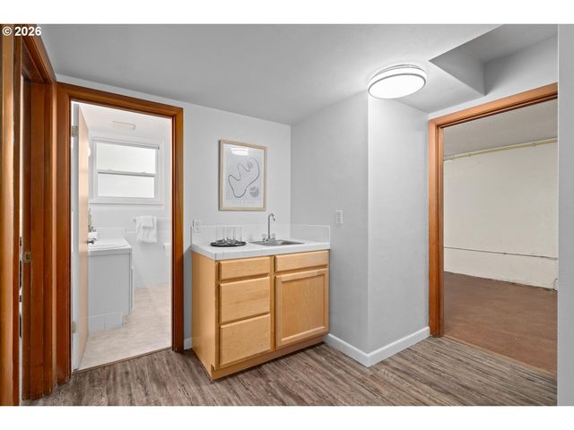 6135 Sw 41ST Ave, Portland, OR 97221