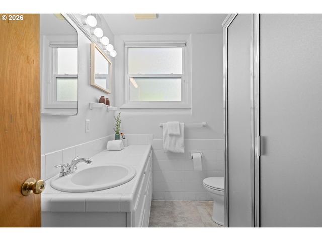 6135 Sw 41ST Ave, Portland, OR 97221
