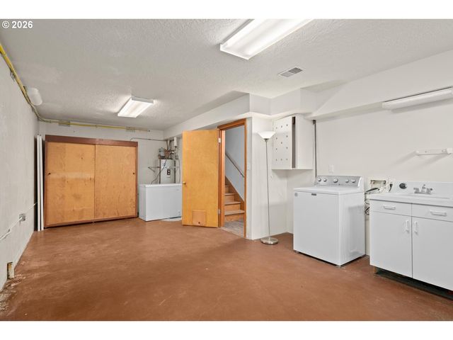 6135 Sw 41ST Ave, Portland, OR 97221