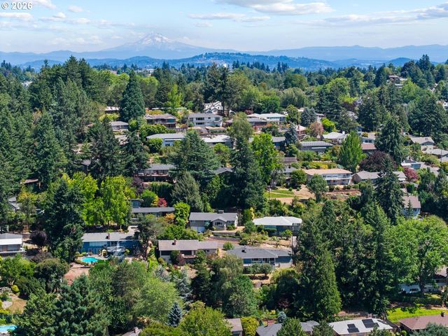 6135 Sw 41ST Ave, Portland, OR 97221