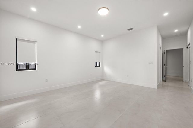 5209 SW 22nd St, West Park, FL 33023