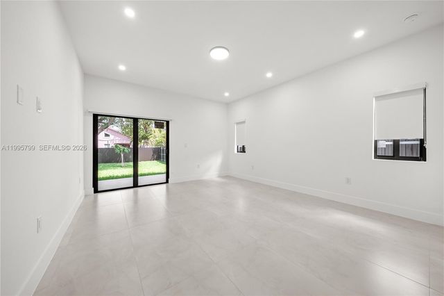 5209 SW 22nd St, West Park, FL 33023