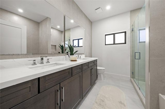 5209 SW 22nd St, West Park, FL 33023