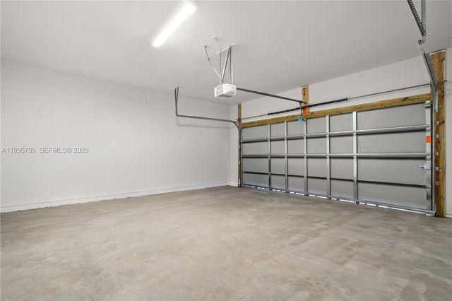 5209 SW 22nd St, West Park, FL 33023