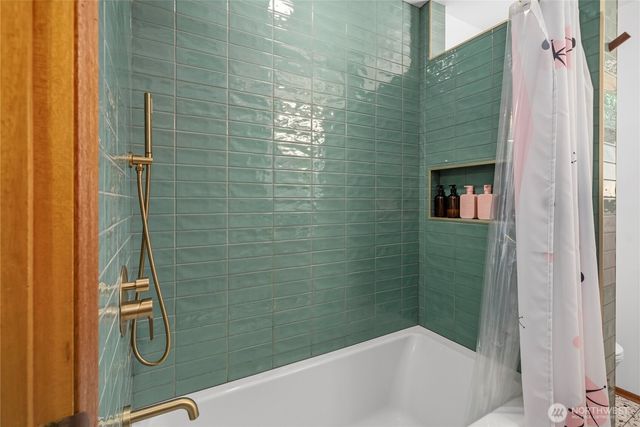 16630 3rd Avenue S, Burien, WA 98148