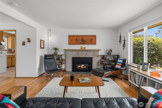 16630 3rd Avenue S, Burien, WA 98148