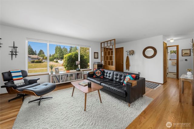 16630 3rd Avenue S, Burien, WA 98148