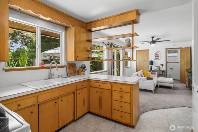16630 3rd Avenue S, Burien, WA 98148