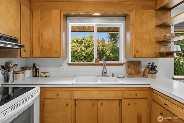 16630 3rd Avenue S, Burien, WA 98148